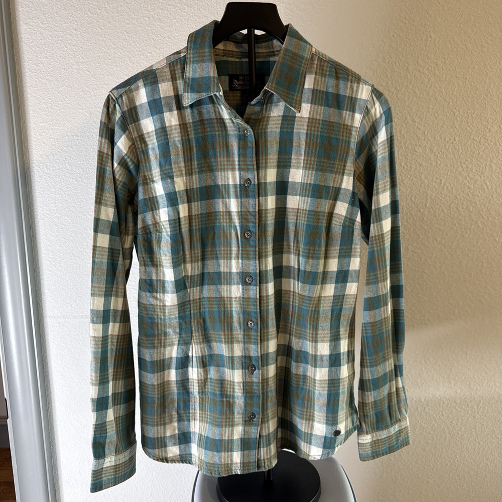 Nobel Outfitters Women's Flannel Shirt Metal Button Down Plaid Size M New